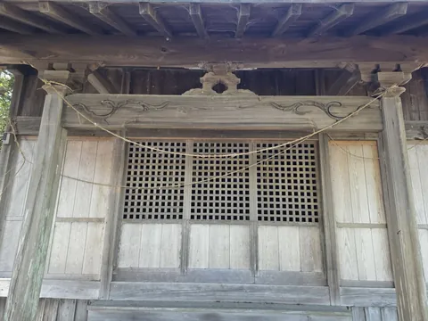 社殿正面の木組み。