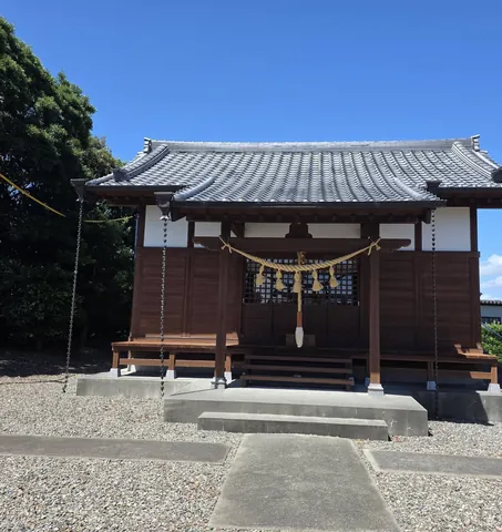 松尾神社：社殿正面。