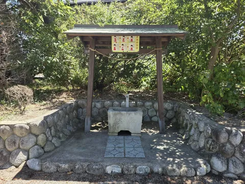 境内の手水舎。